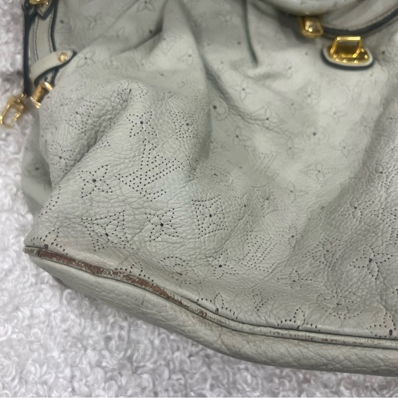 Louis Vuitton Hobo Mahina Leather Bag - Picture 12 of 16